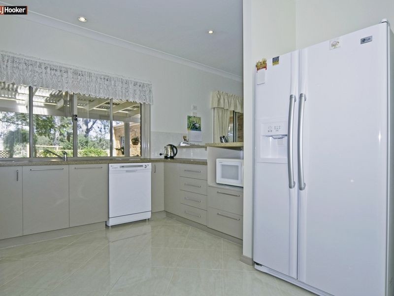 6 Enkleman Rd, Yatala QLD 4207