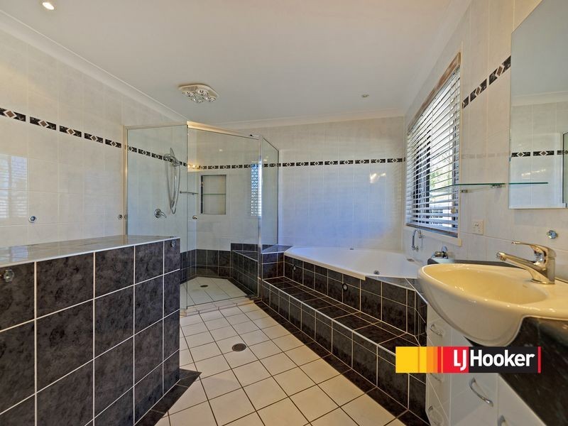 19 Vaughan Dr, Ormeau QLD 4208