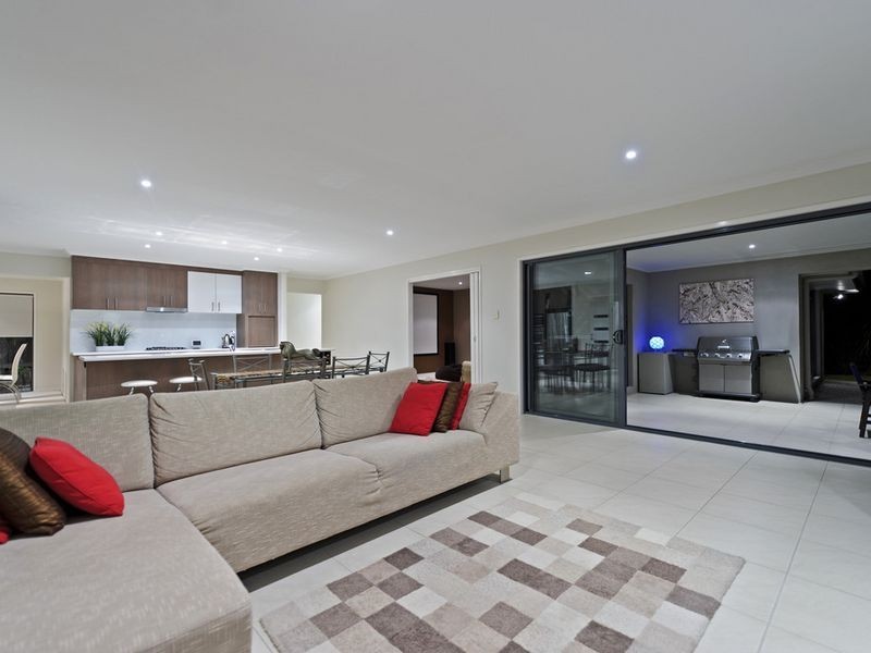 7 Flaxton St, Ormeau QLD 4208