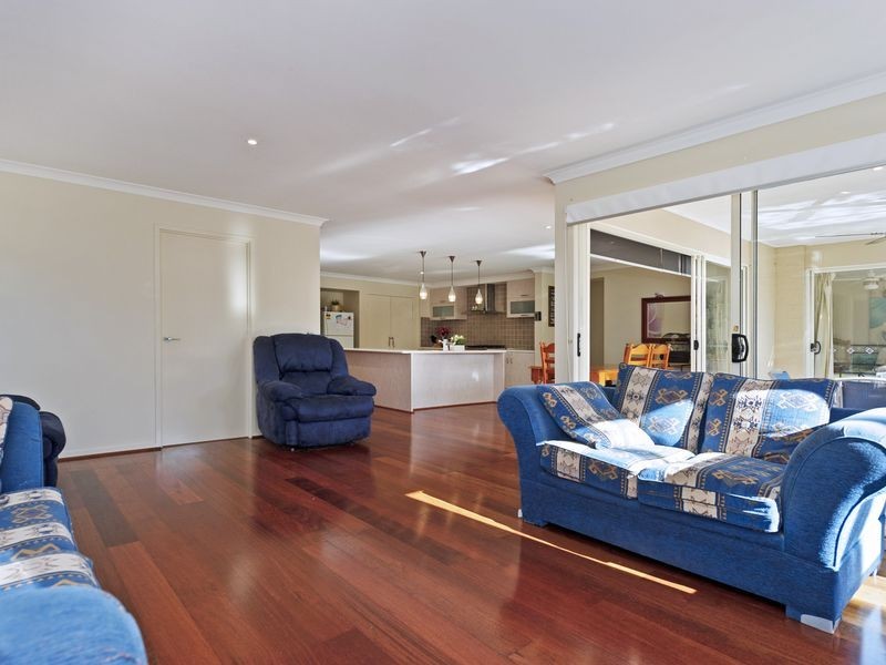 8 Helidon Gr, Ormeau QLD 4208