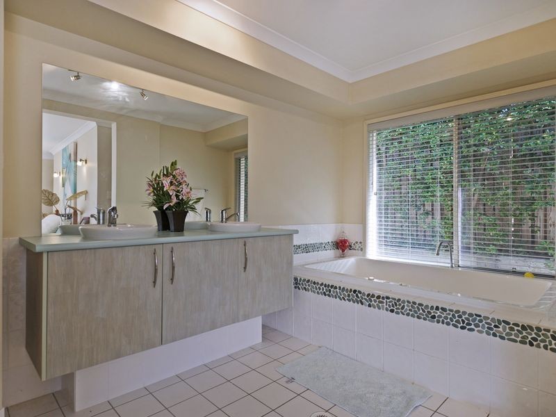 8 Helidon Gr, Ormeau QLD 4208