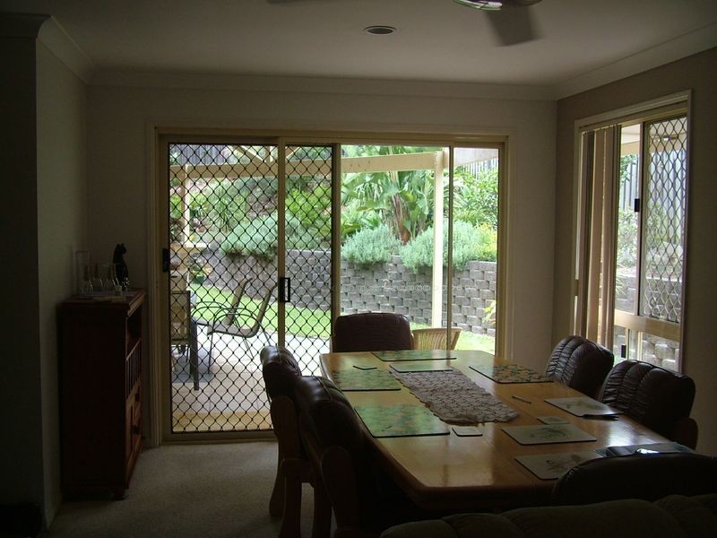 8 White Cap Cls, Pacific Pines QLD 4211