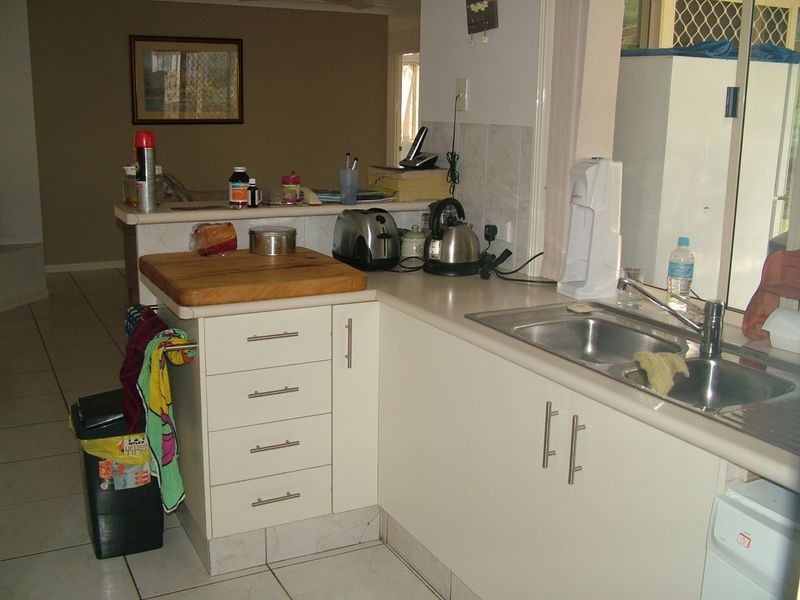 8 White Cap Cls, Pacific Pines QLD 4211