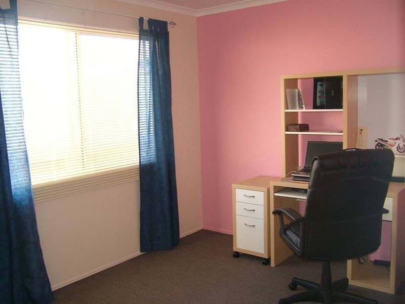 2/1 Albert St, Eagleby QLD 4207