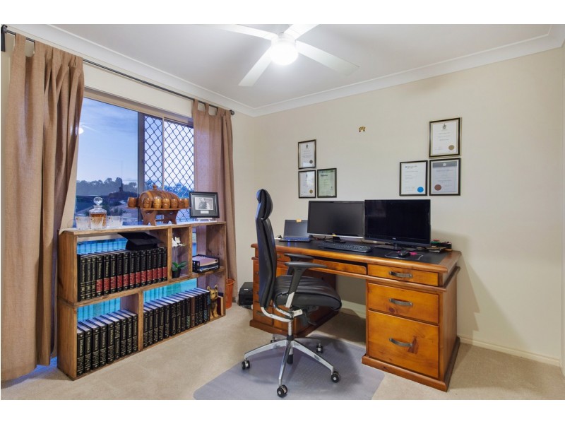 17 Bedivere Drive, Ormeau QLD 4208