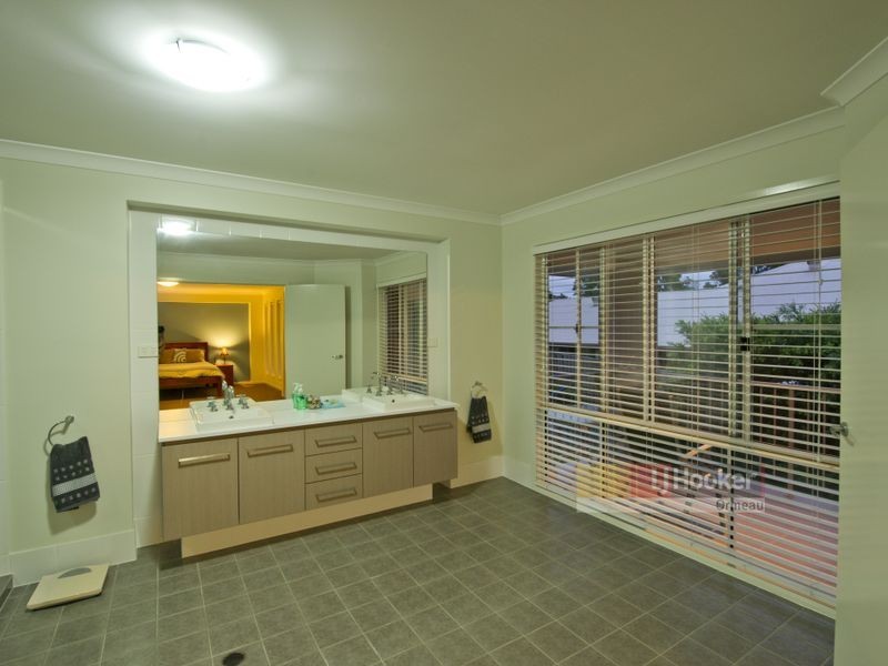 6 Peachester Close, Ormeau QLD 4208
