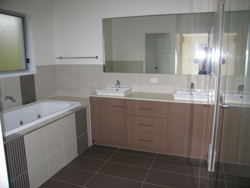 12 Stoney Creek Cct, Ormeau QLD 4208