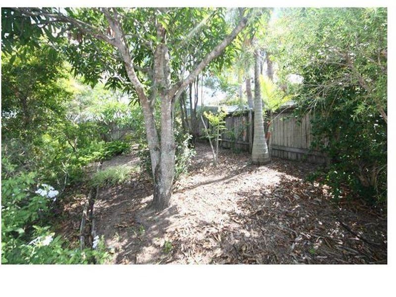 3 Duesbury Cr, Edens Landing QLD 4207