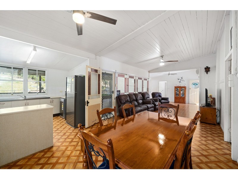 37 Johnstone Road, Stapylton QLD 4207