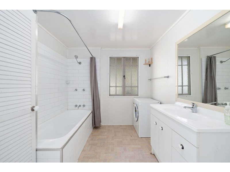 37 Johnstone Road, Stapylton QLD 4207