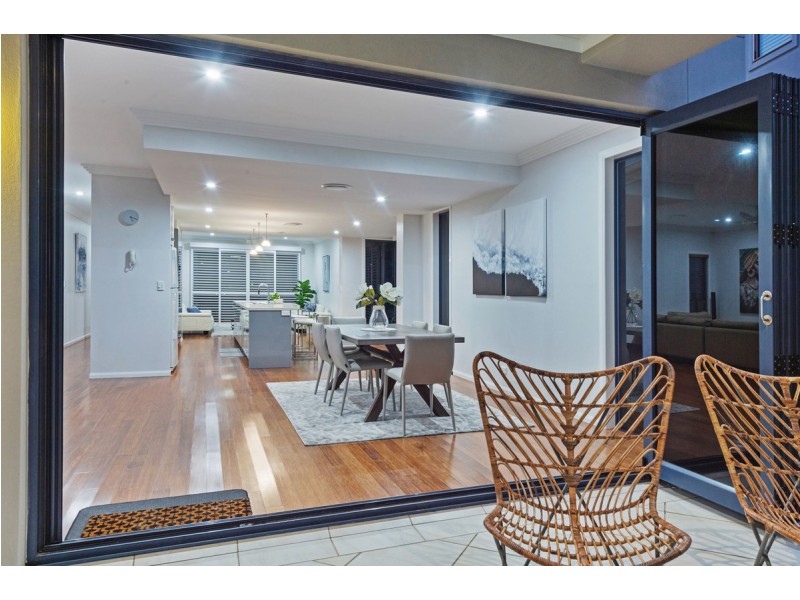 24 Brindabella Close, Coomera Waters QLD 4209