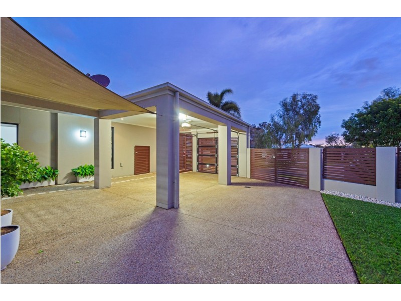 24 Brindabella Close, Coomera Waters QLD 4209