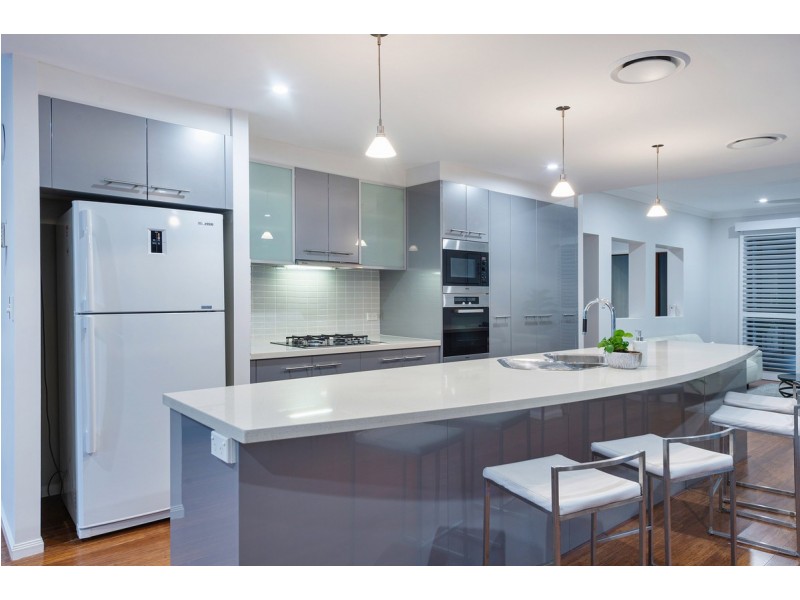 24 Brindabella Close, Coomera Waters QLD 4209