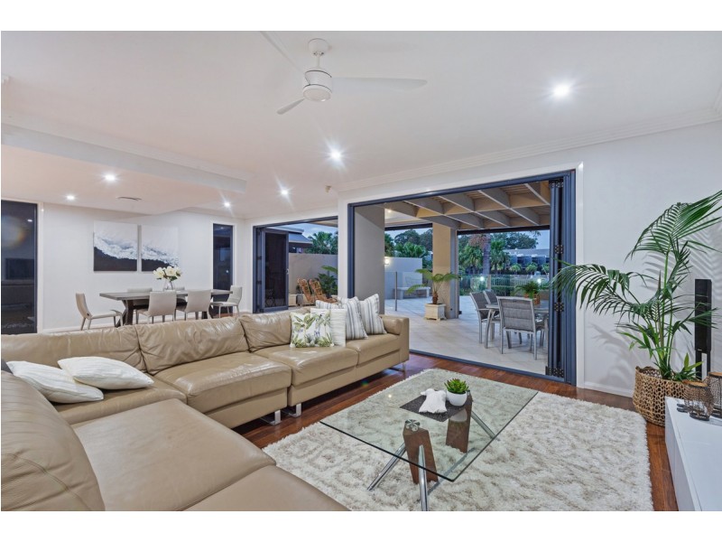 24 Brindabella Close, Coomera Waters QLD 4209