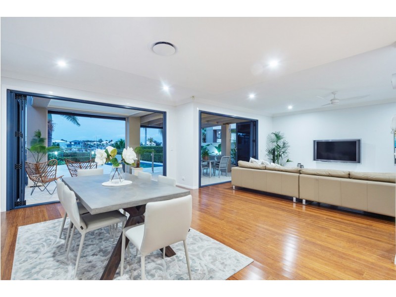 24 Brindabella Close, Coomera Waters QLD 4209