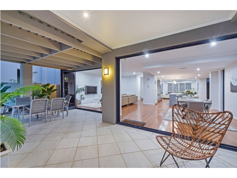 24 Brindabella Close, Coomera Waters QLD 4209