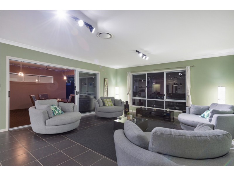 107 Ormeau Ridge Road, Ormeau Hills QLD 4208