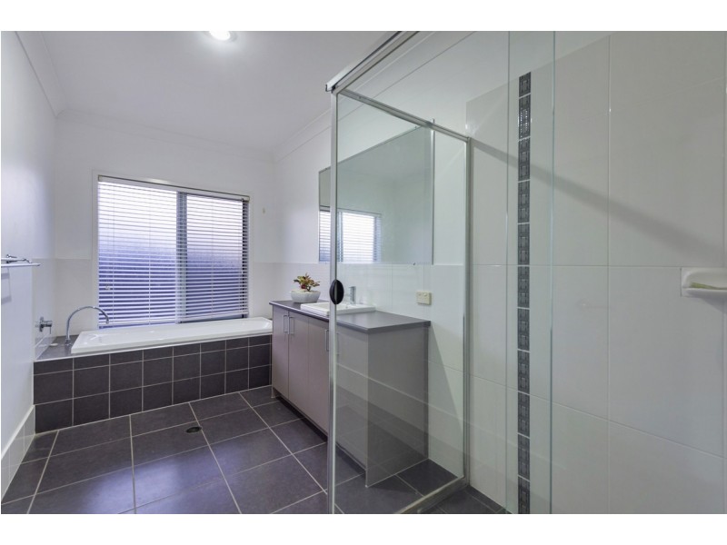 107 Ormeau Ridge Road, Ormeau Hills QLD 4208
