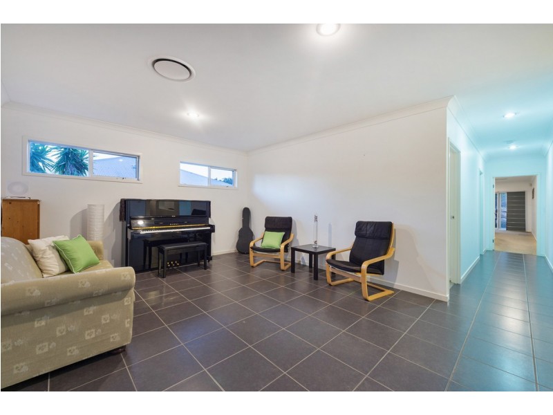 107 Ormeau Ridge Road, Ormeau Hills QLD 4208