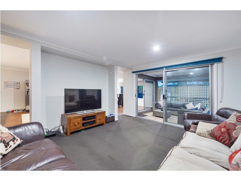 15 Pincally Crescent, Ormeau QLD 4208