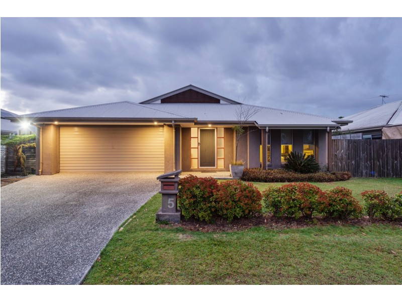15 Pincally Crescent, Ormeau QLD 4208