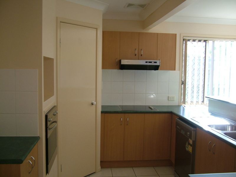 2 Chester Cls, Ormeau QLD 4208