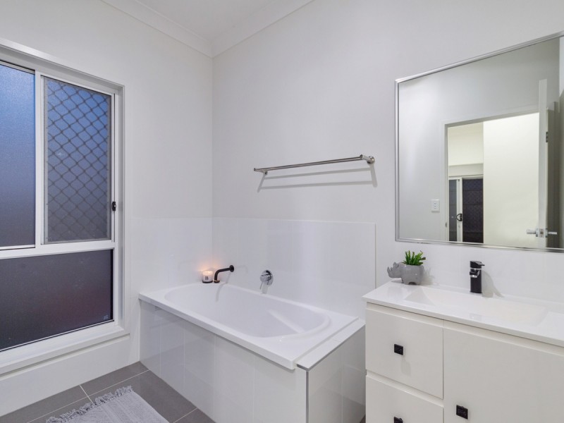 26 Balla Balla Crescent, Ormeau Hills QLD 4208