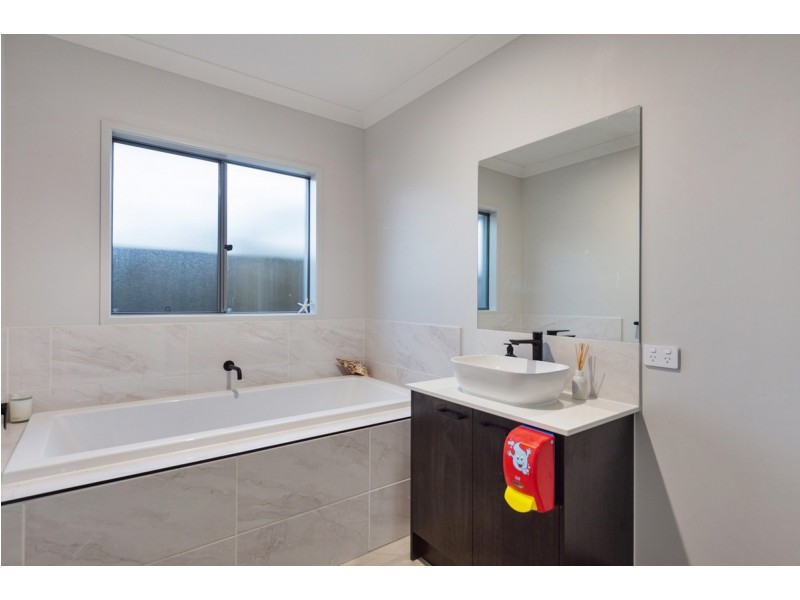 24 Gower Court, Pimpama QLD 4209