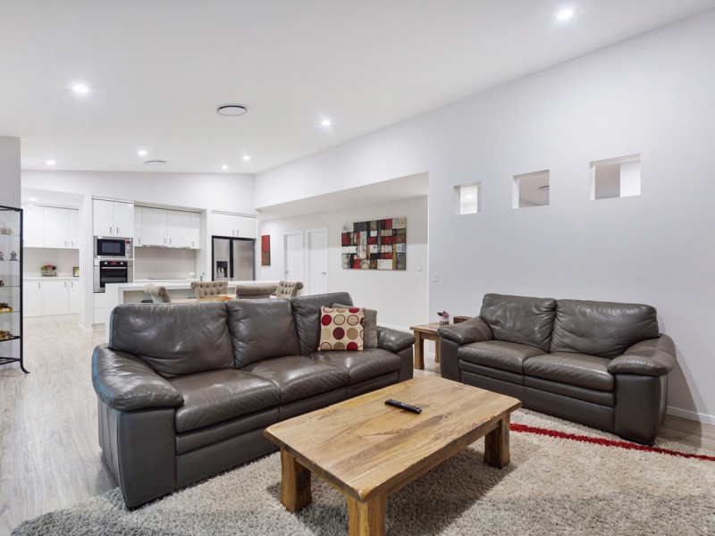 85 Montego Hills Drive, Kingsholme QLD 4208