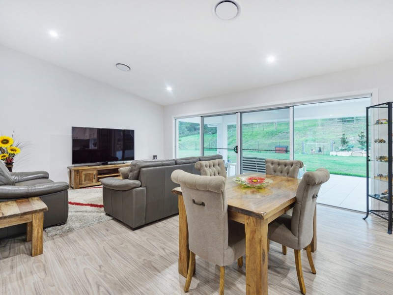 85 Montego Hills Drive, Kingsholme QLD 4208