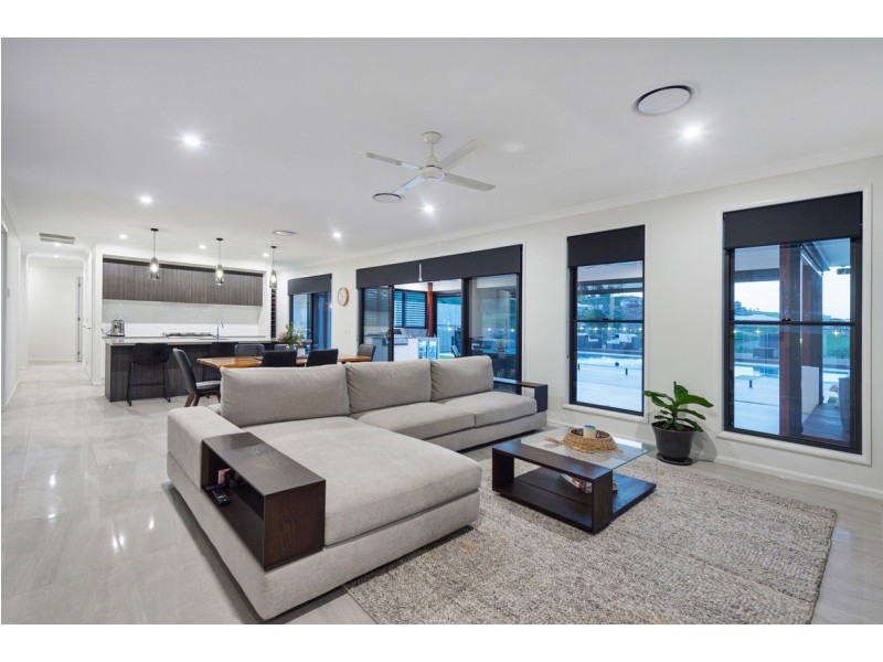 112 Montego Hills Drive, Kingsholme QLD 4208