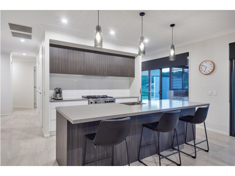 112 Montego Hills Drive, Kingsholme QLD 4208