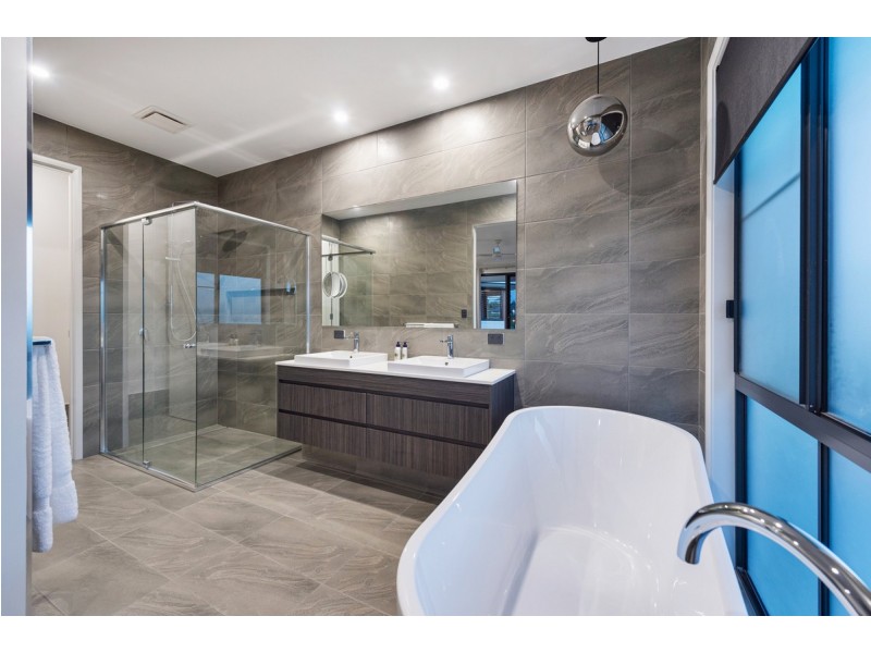 112 Montego Hills Drive, Kingsholme QLD 4208