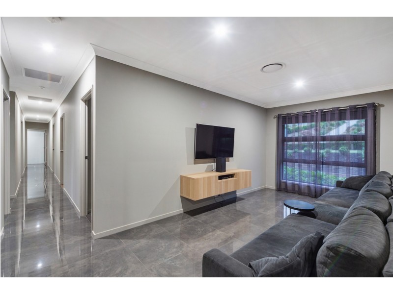 68 Montego Hills Drive, Kingsholme QLD 4208