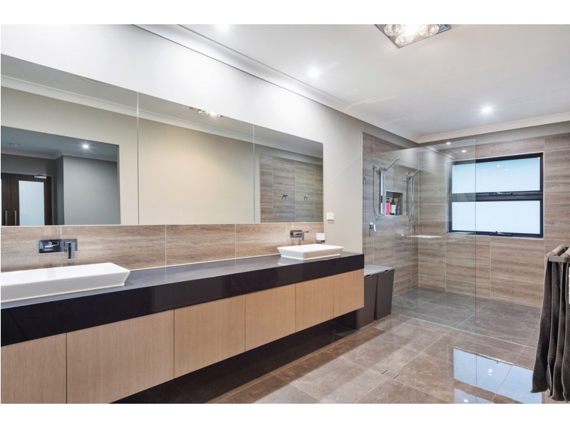 68 Montego Hills Drive, Kingsholme QLD 4208