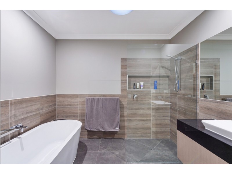 68 Montego Hills Drive, Kingsholme QLD 4208