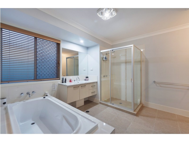 23 Lynbrook Avenue, Ormeau QLD 4208