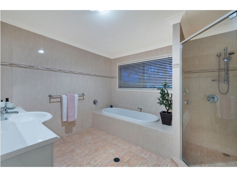 84 Halfway Drive, Ormeau QLD 4208