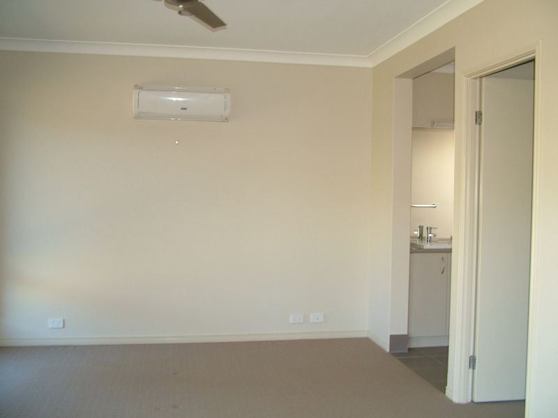 42 Hazelmere Cres, Ormeau QLD 4208