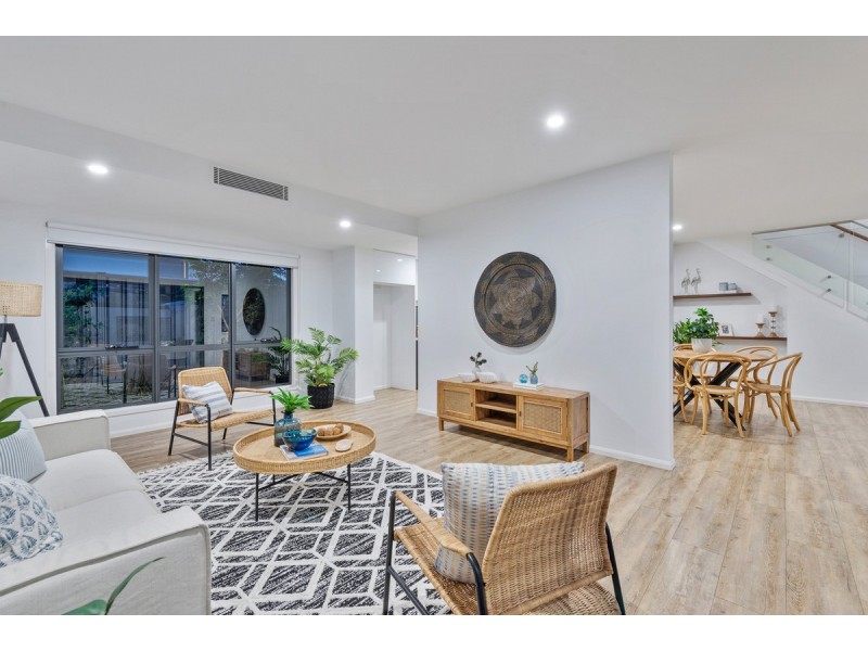 2 Mulkarra Street, Biggera Waters QLD 4216