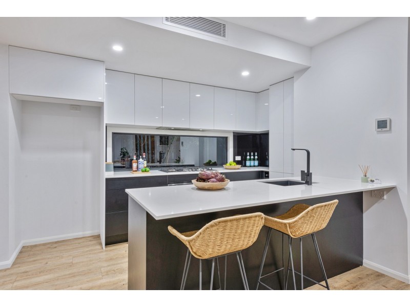 2 Mulkarra Street, Biggera Waters QLD 4216