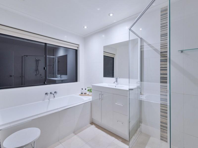 40 Leah Drive, Belivah QLD 4207