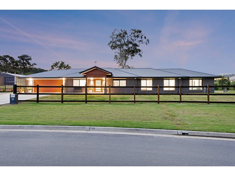 19 Stockman Street, Kingsholme QLD 4208