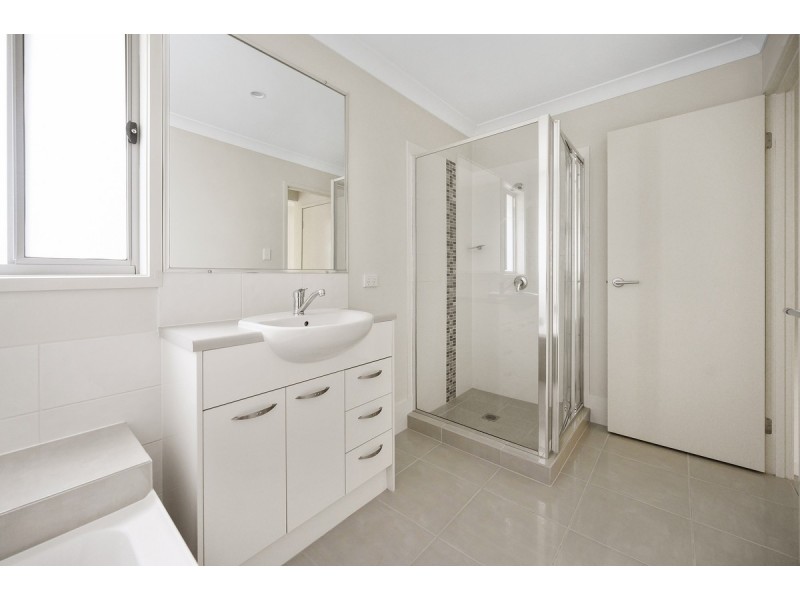 1 & 2/29 Custodian Crescent, Ormeau QLD 4208