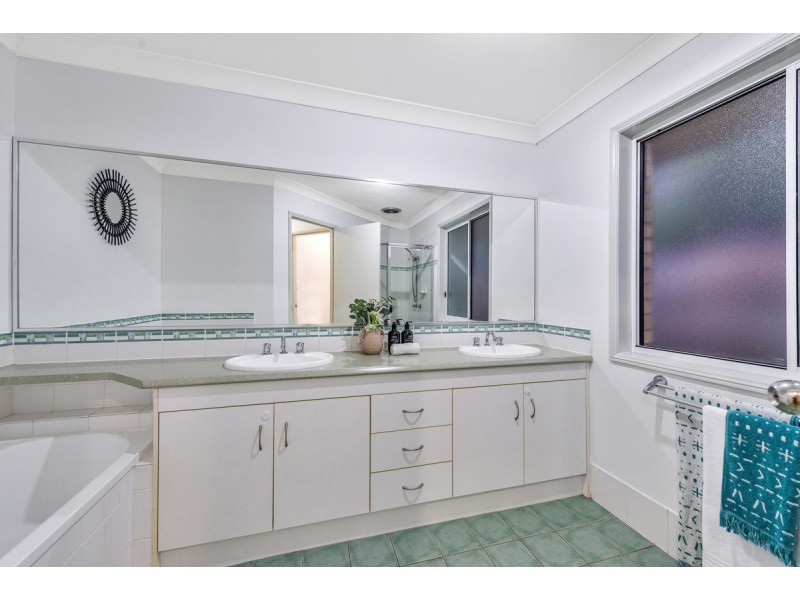 11 Begonia Street, Ormeau QLD 4208