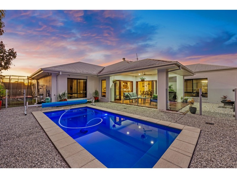 15 Rosabrook Crescent, Ormeau QLD 4208