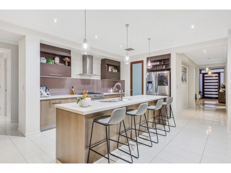 15 Rosabrook Crescent, Ormeau QLD 4208