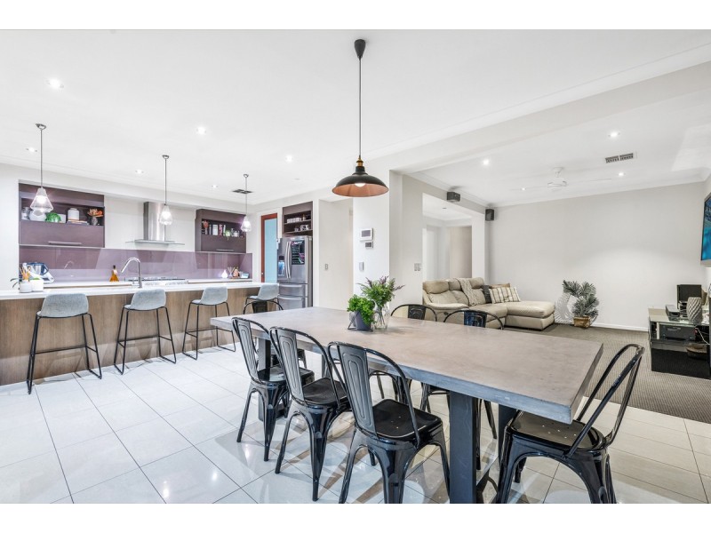 15 Rosabrook Crescent, Ormeau QLD 4208