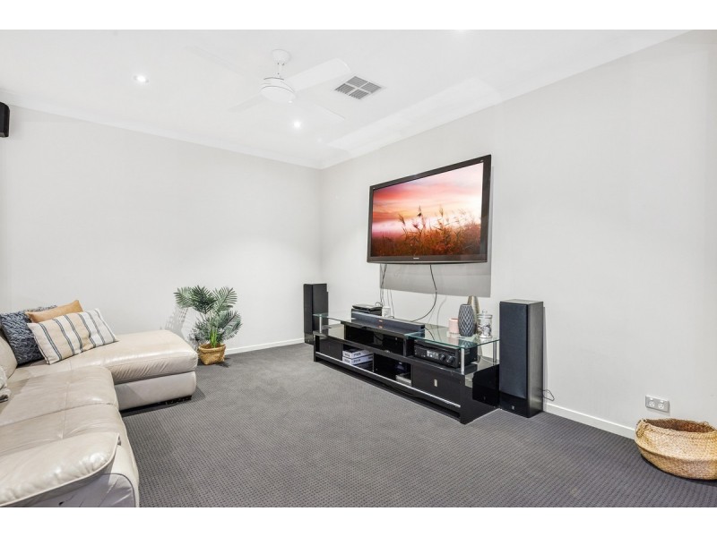 15 Rosabrook Crescent, Ormeau QLD 4208