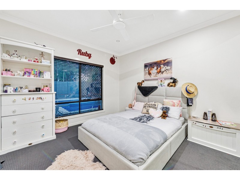 15 Rosabrook Crescent, Ormeau QLD 4208